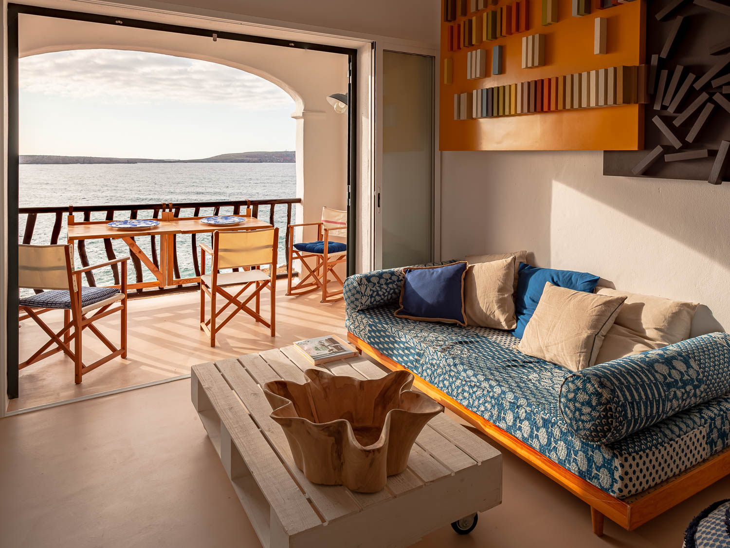 Proyecto Casas AB. Salón casa en Fornells (Menorca)