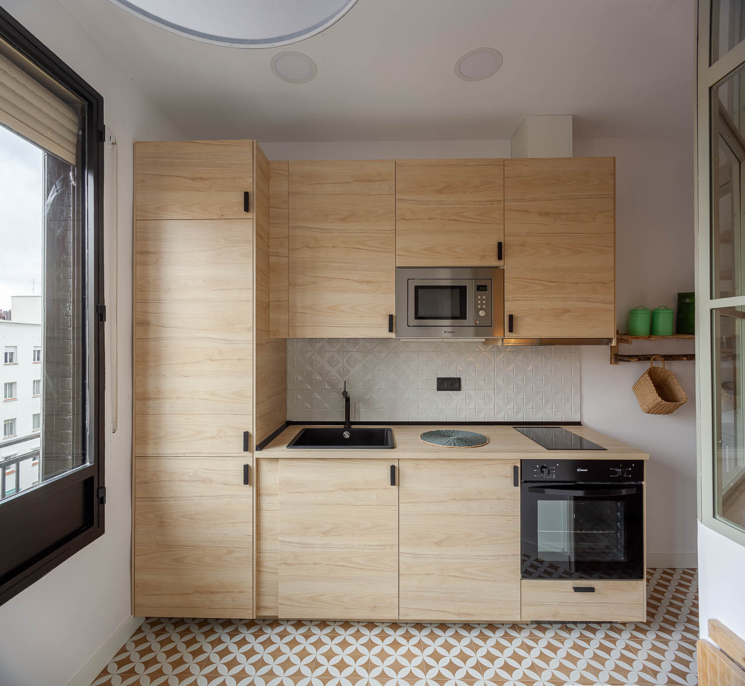 Cocina moderna y vintage mini piso en Madrid