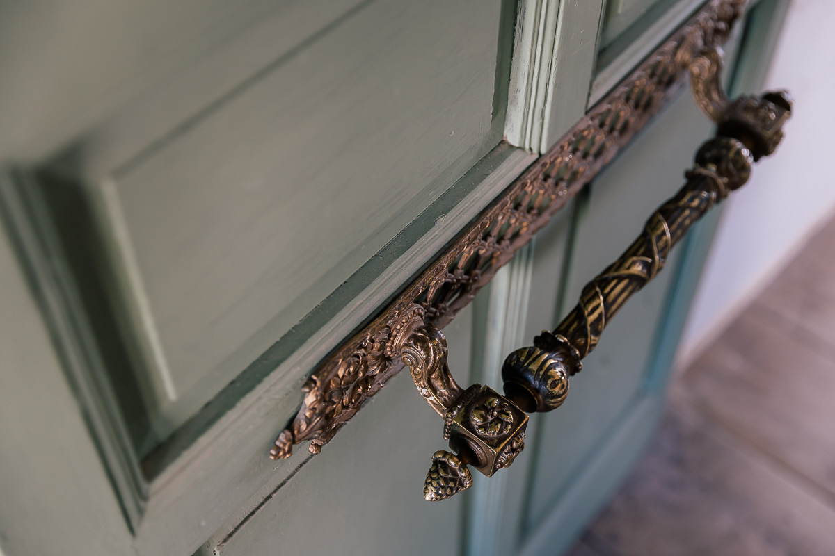 Detalle puerta rústica de madera